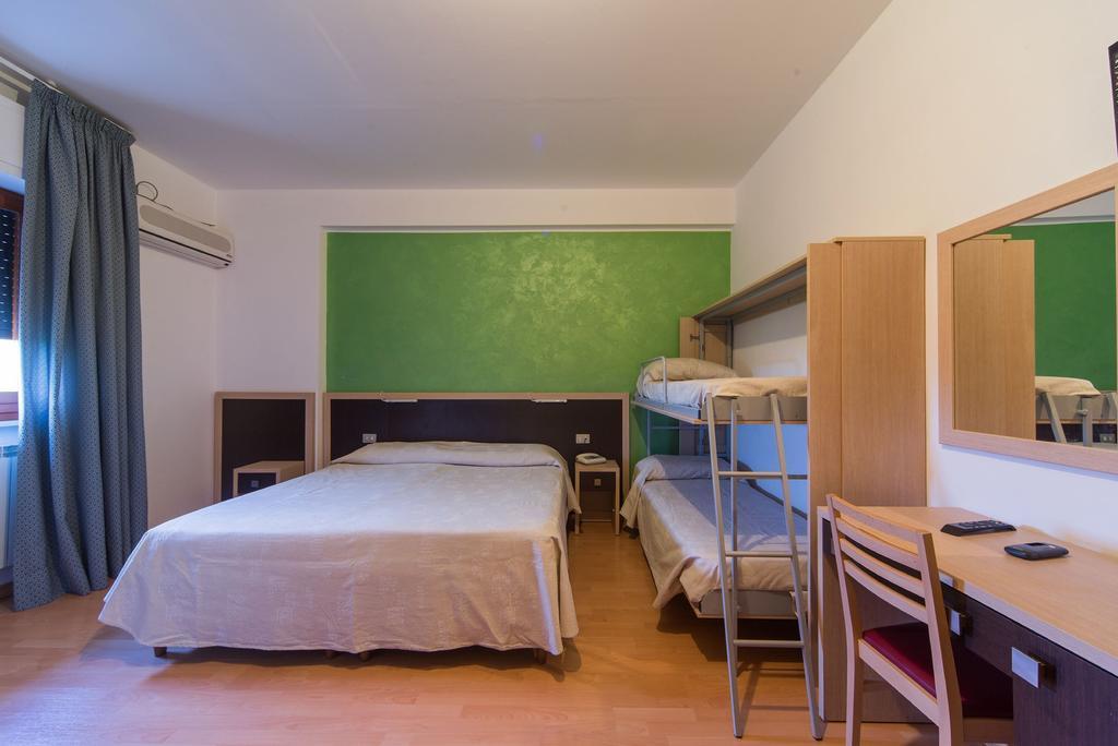 Hotel Del Camerlengo 파라산마르티노 객실 사진